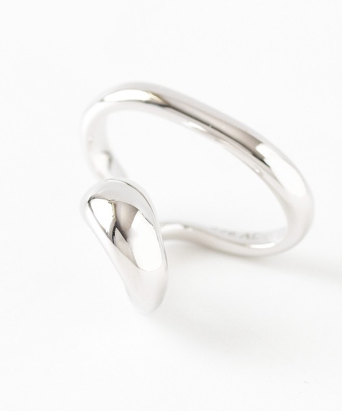 JUICY ROCK(ジューシーロック)の「CYCRO/SV925 片耳ボリュームダブルカフ(イヤーカフ・レディース・シルバー・ONE SIZE)」の3枚目の写真