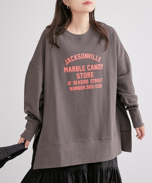 CIAOPANIC TYPY（チャオパニックティピー）の「□アソートカレッジロゴオーバーサイズスリットスウェット（スウェット・レディース・チャコールグレー/ライトグレー/ダークブラウン/ピンク・ONE SIZE）」の6枚目の写真