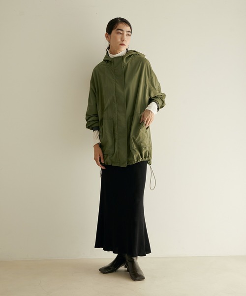 SALON adam et rope'（サロン アダム エ ロペ）の「【洗える】エクレールリサイクルナイロン / マウンテンパーカー（マウンテンパーカー・レディース・ブラック/カーキ・FREE）」の13枚目の写真