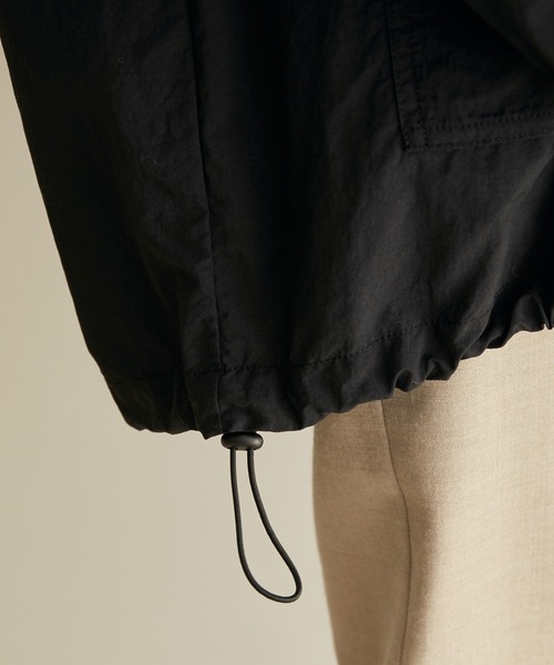 SALON adam et rope'（サロン アダム エ ロペ）の「【洗える】エクレールリサイクルナイロン / マウンテンパーカー（マウンテンパーカー・レディース・ブラック/カーキ・FREE）」の16枚目の写真