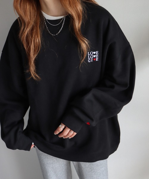 COURO（コウロ）の「サガラ刺繍ワッペンロゴスウェット（スウェット・レディース・ブルー系その他/パープル系その他/オートミール/グレー系その他/レッド系その他/パープル/ブルー/グレー/レッド/ブラック/グレー系その他2/グレー系その他3/ブルー系その他2/ブルー系その他3/パープル系その他2/レッド系その他2/アイボリー系/アイボリー系1/アイボリー系2/グレー系1/グレー系4/ライトグレー系4/ライトグレー系/ブラック系1/ライトグレー系2/グレー系5/ネイビー系/ライトグレー系1/ホワイト系その他/カーキ系2/アイボリー系7/チャコールグレー/グレー系/ブラック系/カーキ系/カーキ/アイボリー系6/カーキ系3/ネイビー/ライトグレー系3/ブラック系4/カーキ系1/ライトグレー系5/ブラック系5/アイボリー/アイボリー系5/グレー系2/ブラック系3/ピンク/ホワイト/アイボリー系3/アイボリー系4/グレー系3/ブラック系2/ネイビー系1/ホワイト系その他2/チャコール/グレー系6/ワイン系1/グレー系8/ネイビー系2/ワイン系/グレー系7/ワイン系2/ライトグレー系8/ブラウン系3/ライトグレー系6/ライトグレー系7/ブラック系6/ブラウン系/ブラウン系1/ブラック系7/ネイビー系3/ブラウン系2/ブラック系8/ネイビー系4/ワイン系3・M/L/XL）」の8枚目の写真