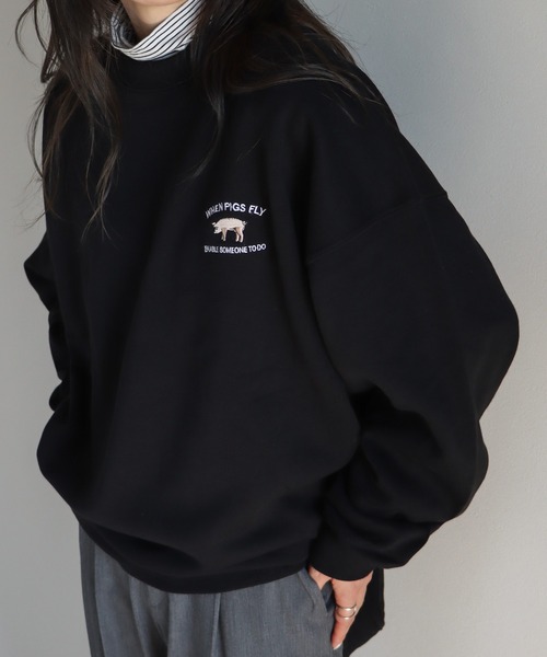 COURO（コウロ）の「サガラ刺繍ワッペンロゴスウェット（スウェット・レディース・ブルー系その他/パープル系その他/オートミール/グレー系その他/レッド系その他/パープル/ブルー/グレー/レッド/ブラック/グレー系その他2/グレー系その他3/ブルー系その他2/ブルー系その他3/パープル系その他2/レッド系その他2/アイボリー系/アイボリー系1/アイボリー系2/グレー系1/グレー系4/ライトグレー系4/ライトグレー系/ブラック系1/ライトグレー系2/グレー系5/ネイビー系/ライトグレー系1/ホワイト系その他/カーキ系2/アイボリー系7/チャコールグレー/グレー系/ブラック系/カーキ系/カーキ/アイボリー系6/カーキ系3/ネイビー/ライトグレー系3/ブラック系4/カーキ系1/ライトグレー系5/ブラック系5/アイボリー/アイボリー系5/グレー系2/ブラック系3/ピンク/ホワイト/アイボリー系3/アイボリー系4/グレー系3/ブラック系2/ネイビー系1/ホワイト系その他2/チャコール/グレー系6/ワイン系1/グレー系8/ネイビー系2/ワイン系/グレー系7/ワイン系2/ライトグレー系8/ブラウン系3/ライトグレー系6/ライトグレー系7/ブラック系6/ブラウン系/ブラウン系1/ブラック系7/ネイビー系3/ブラウン系2/ブラック系8/ネイビー系4/ワイン系3・M/L/XL）」の10枚目の写真