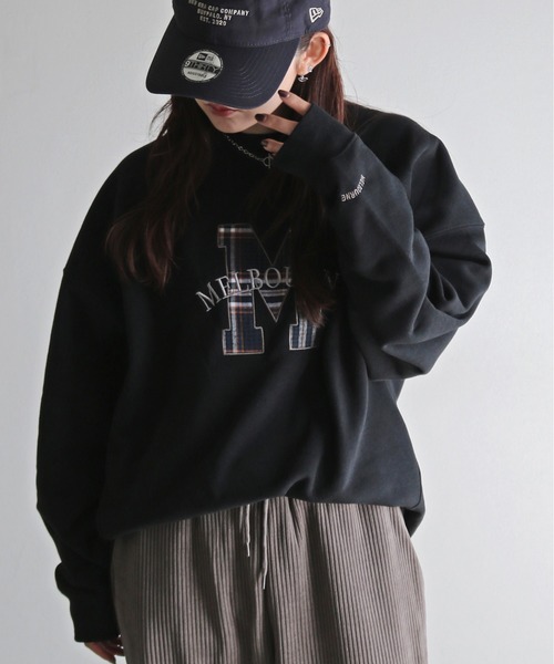 25SS【新品】STONE  袖ワッペンロゴ スウェット L 黒色 20%OFF】COURO 刺繍ワッペンアソートロゴスウェット | すべての