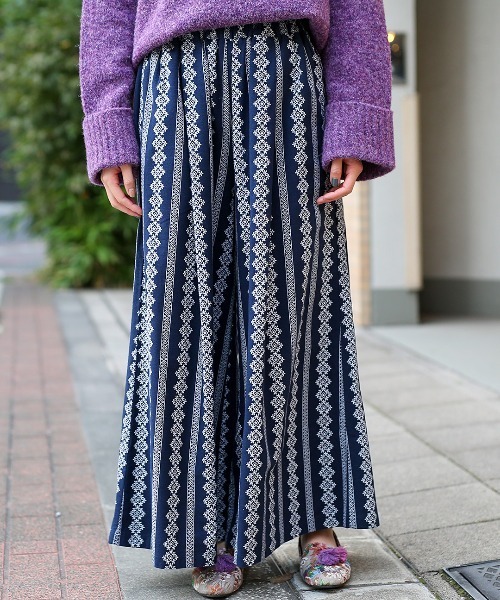 チチカカ(チチカカ)の「フラワーストライプワイドパンツ(その他パンツ・レディース・ベージュ/カーキ/ネイビー・FREE)」の3枚目の写真