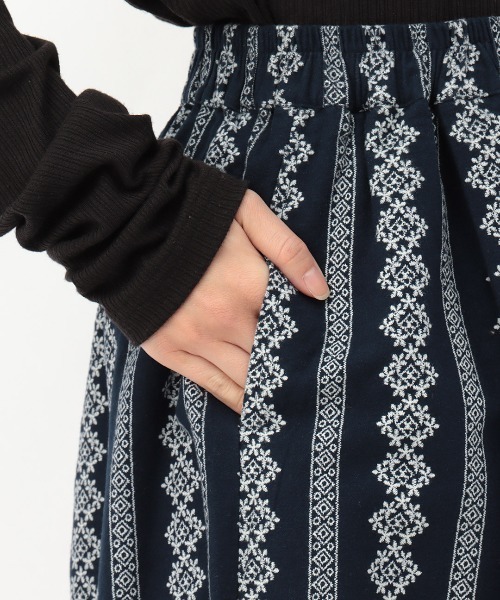 チチカカ(チチカカ)の「フラワーストライプワイドパンツ(その他パンツ・レディース・ベージュ/カーキ/ネイビー・FREE)」の15枚目の写真