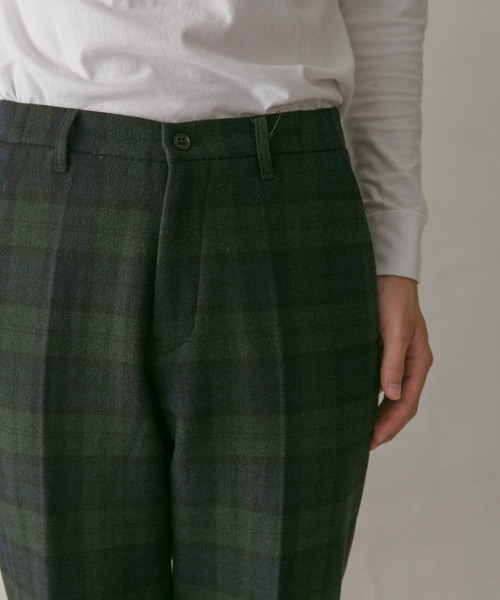 URBAN RESEARCH DOORS(アーバンリサーチドアーズ)の「ウールフラノテーパードトラウザー(その他パンツ・メンズ・チャコールグレー/ブラック系その他/ホワイト系その他/ブラウン/ネイビー・SMALL/MEDIUM/LARGE)」の18枚目の写真