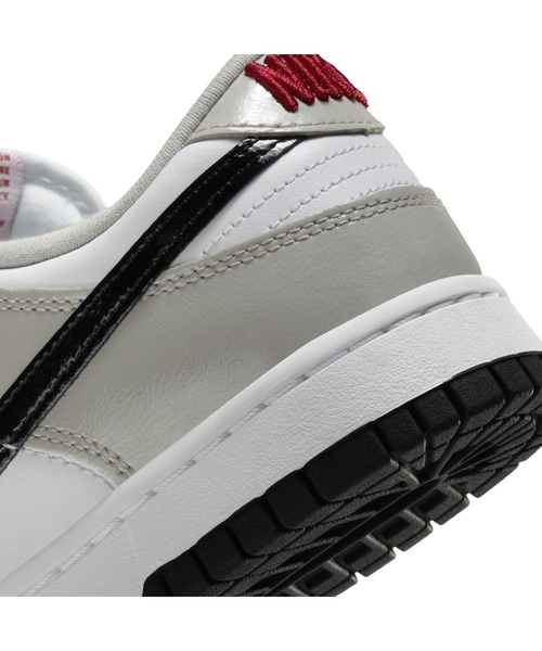 NIKE（ナイキ）の「ナイキ ダンク LOW ESS ウィメンズシューズ / Nike Dunk Low ESS Women's Shoes＜22.5-29cm 展開＞（スニーカー・レディース・グレー系その他・27.5/23.5/26/22.5/24.5/29/25.5/27/23/28.5/24/26.5/25/28）」の9枚目の写真