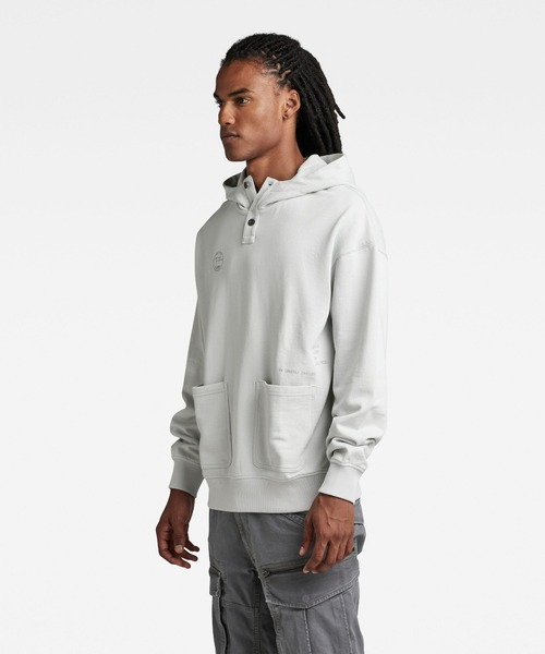 G-STAR（ジースター）の「IRREGULAR GRAPHICS POCKET LOOSE HOODIE/オーバーサイズパーカー/グラフィック（パーカー・メンズ・ダークブルー/グレー系その他・X-LARGE/LARGE/SMALL/MEDIUM/X-SMALL）」の3枚目の写真