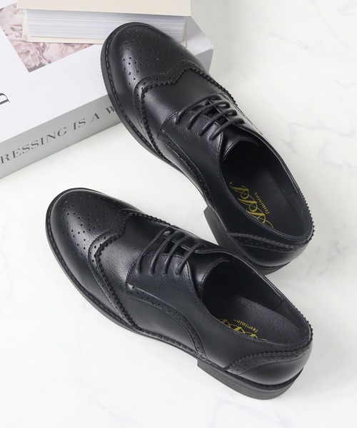 AAA+(サンエープラス)の「軽量 ユニセックス レースアップシューズ(ドレスシューズ・レディース・ブラック系7/ブラック系6/ブラック系1/ブラック系8/ブラック系9/ブラック系2/ダークブラウン系2/ダークブラウン系1/アイボリー/ダークブラウン系4/ブラック系4/ダークブラウン系3/ブラック系3/ブラック×ホワイト/ブラック系5/ブラック系/ブラック×ブラック/シルバー系1/シルバー系2・44/43/41/37/42/39/40/38/36/35)」の4枚目の写真