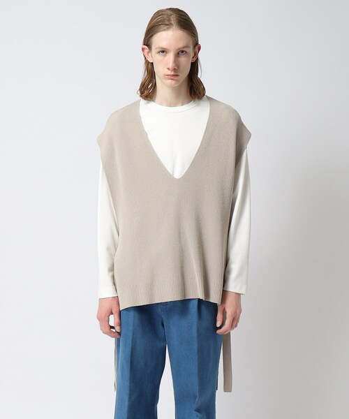 tk.TAKEO KIKUCHI(ティーケータケオキクチ)の「◆スリットネックニットベスト(ベスト・メンズ・ブラック/ライトベージュ・66/88)」の4枚目の写真