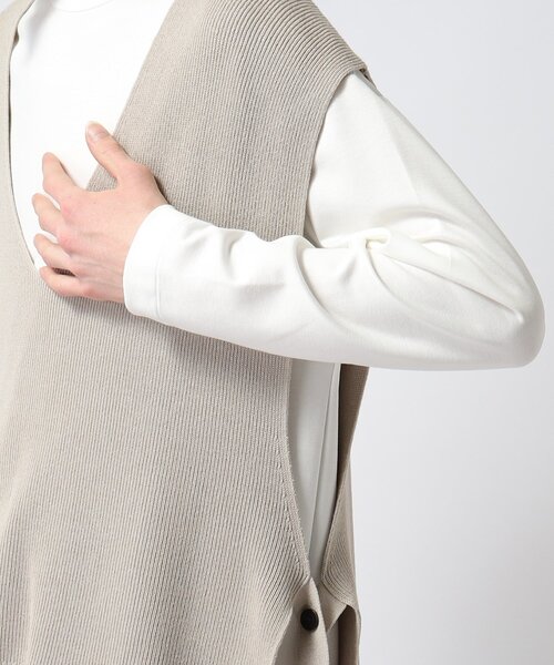 tk.TAKEO KIKUCHI(ティーケータケオキクチ)の「◆スリットネックニットベスト(ベスト・メンズ・ブラック/ライトベージュ・66/88)」の8枚目の写真