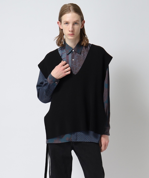 tk.TAKEO KIKUCHI(ティーケータケオキクチ)の「◆スリットネックニットベスト(ベスト・メンズ・ブラック/ライトベージュ・66/88)」の11枚目の写真