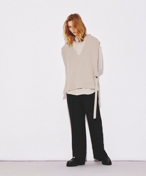 tk.TAKEO KIKUCHI(ティーケータケオキクチ)の「◆スリットネックニットベスト(ベスト・メンズ・ブラック/ライトベージュ・66/88)」の18枚目の写真