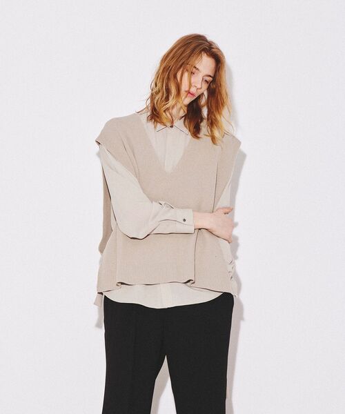 tk.TAKEO KIKUCHI(ティーケータケオキクチ)の「◆スリットネックニットベスト(ベスト・メンズ・ブラック/ライトベージュ・66/88)」の20枚目の写真