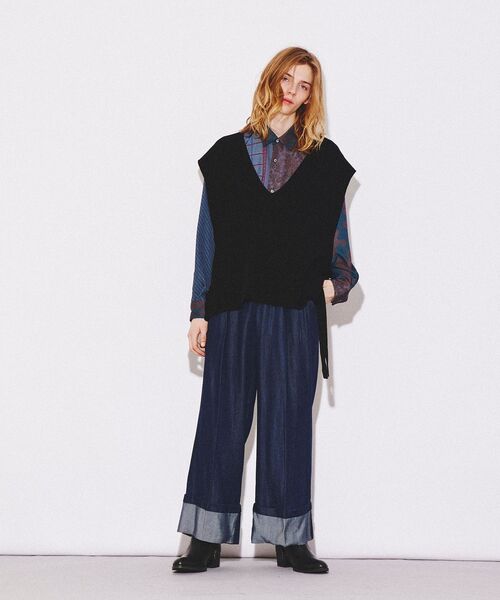 tk.TAKEO KIKUCHI(ティーケータケオキクチ)の「◆スリットネックニットベスト(ベスト・メンズ・ブラック/ライトベージュ・66/88)」の21枚目の写真