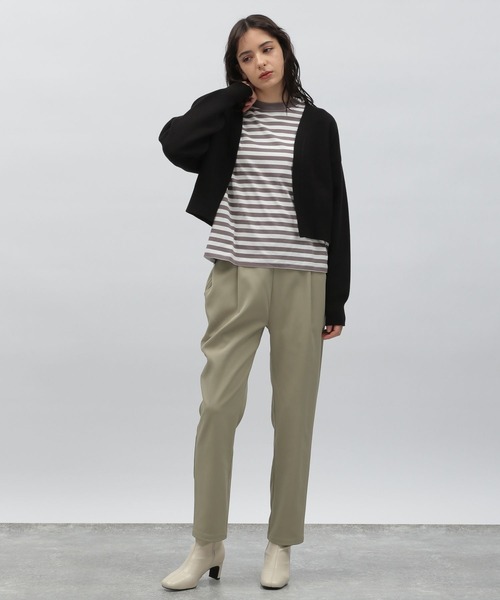 LAKOLE（ラコレ）の「タックテーパードパンツ[セットアップ対応] / 184014（その他パンツ・レディース・ライトベージュ/ブラック/サンドグレー・SMALL/MEDIUM）」の8枚目の写真