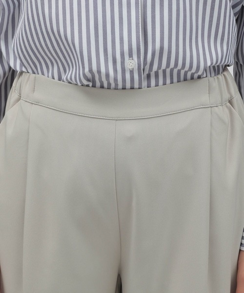 LAKOLE（ラコレ）の「タックテーパードパンツ[セットアップ対応] / 184014（その他パンツ・レディース・ライトベージュ/ブラック/サンドグレー・SMALL/MEDIUM）」の13枚目の写真