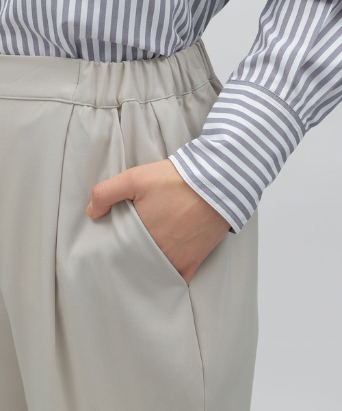LAKOLE（ラコレ）の「タックテーパードパンツ[セットアップ対応] / 184014（その他パンツ・レディース・ライトベージュ/ブラック/サンドグレー・SMALL/MEDIUM）」の15枚目の写真