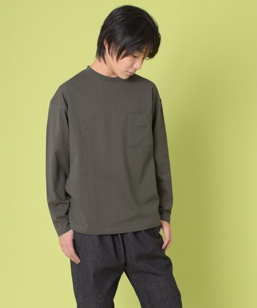GLAZOS(グラソス)の「ポケット刺繍長袖Tシャツ(Tシャツ/カットソー・キッズ・チャコールグレー/ホワイト/グレー・140cm/150cm/170cm/160cm)」の1枚目の写真