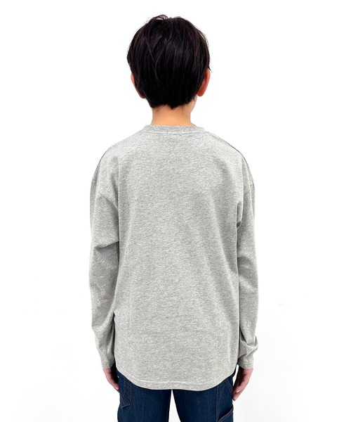 GLAZOS(グラソス)の「ポケット刺繍長袖Tシャツ(Tシャツ/カットソー・キッズ・チャコールグレー/ホワイト/グレー・140cm/150cm/170cm/160cm)」の8枚目の写真