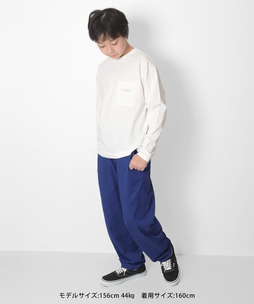 GLAZOS(グラソス)の「ポケット刺繍長袖Tシャツ(Tシャツ/カットソー・キッズ・チャコールグレー/ホワイト/グレー・140cm/150cm/170cm/160cm)」の15枚目の写真
