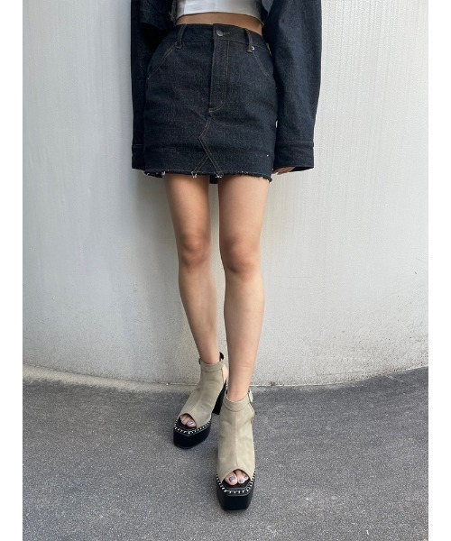 ENVYM（アンビー）の「ＥＮＶＹＭロゴデニムＳＫ（スカート・レディース・ブラック/ブルー・SMALL/MEDIUM）」の16枚目の写真