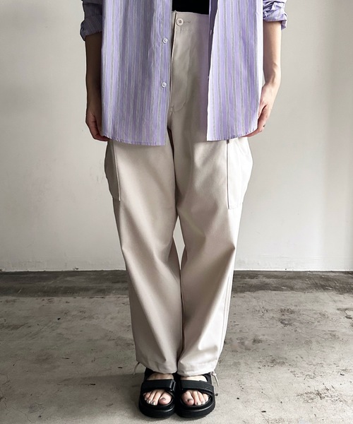 COMMON WARE(コモンウェアー)の「COMMONWARE:PE ツイル ワイド カーゴパンツ(カーゴパンツ・レディース・ブラック/カーキ/アイボリー・XL/L/M)」の4枚目の写真