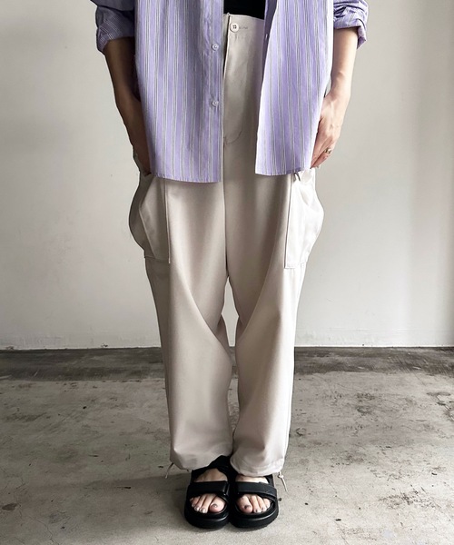 COMMON WARE(コモンウェアー)の「COMMONWARE:PE ツイル ワイド カーゴパンツ(カーゴパンツ・レディース・ブラック/カーキ/アイボリー・XL/L/M)」の5枚目の写真