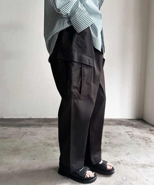 COMMON WARE(コモンウェアー)の「COMMONWARE:PE ツイル ワイド カーゴパンツ(カーゴパンツ・レディース・ブラック/カーキ/アイボリー・XL/L/M)」の10枚目の写真