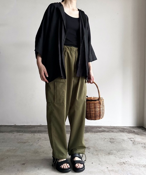 COMMON WARE(コモンウェアー)の「COMMONWARE:PE ツイル ワイド カーゴパンツ(カーゴパンツ・レディース・ブラック/カーキ/アイボリー・XL/L/M)」の19枚目の写真