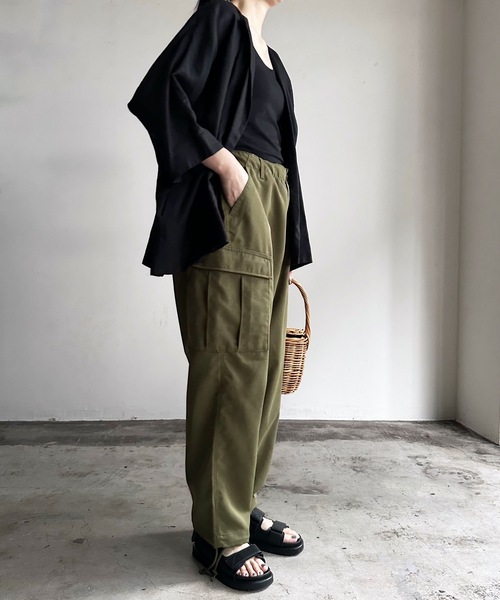 COMMON WARE(コモンウェアー)の「COMMONWARE:PE ツイル ワイド カーゴパンツ(カーゴパンツ・レディース・ブラック/カーキ/アイボリー・XL/L/M)」の20枚目の写真