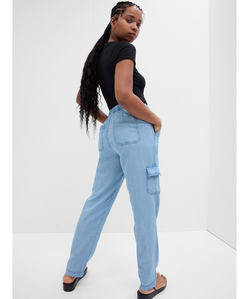 GAP（ギャップ）の「ウォッシュウェル テンセル(TM) イージーカーゴパンツ（カーゴパンツ・レディース・ブルー・XS/S/XXS/M/L）」の3枚目の写真