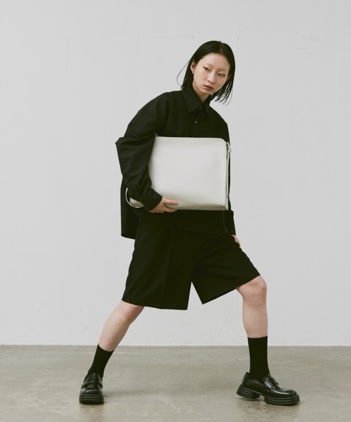 ショルダーバッグ・ポシェット Soft vegan leather big cross bag FEKETE（フェケテ）の「FEKETE LOGO VEGAN LEATHER BIG SHOULDER
