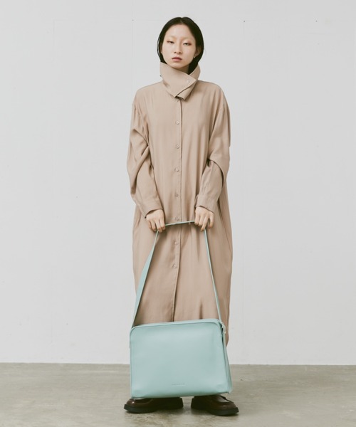 ショルダーバッグ・ポシェット Soft vegan leather big cross bag FEKETE（フェケテ）の「FEKETE LOGO VEGAN LEATHER BIG SHOULDER