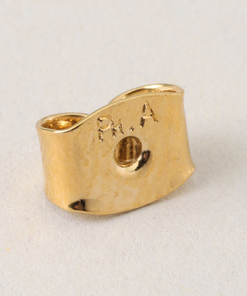 SLOBE IENA（スローブイエナ）の「【PHILIPPE AUDIBERT】 ゴールドモチーフピアス（ピアス（両耳用）・レディース・ゴールド・FREE）」の4枚目の写真