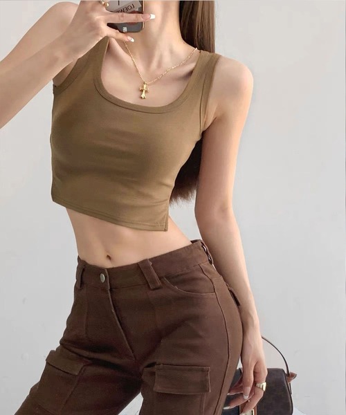 me+em select(ミームセレクト)の「※【 5色展開/カップ付き 】スクエアネックスリットショートタンクトップ(タンクトップ・レディース・ブルー/グレー/ホワイト/ブラック/ブラウン・FREE)」の10枚目の写真