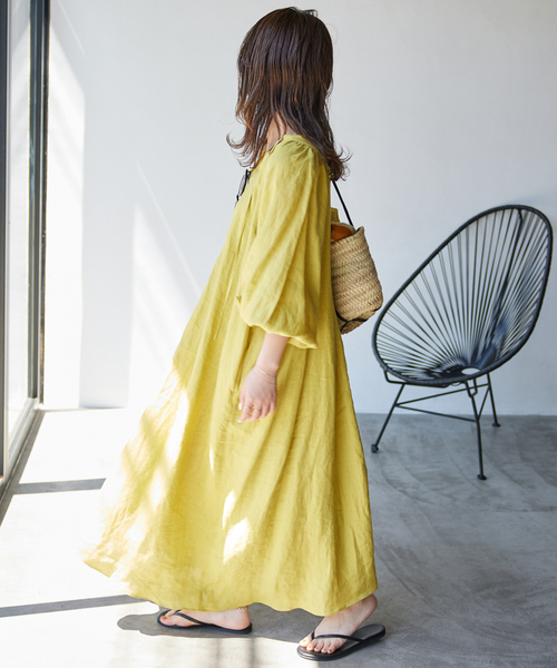 SLOBE IENA(スローブイエナ)の「《追加》ボリュームスリーブリネンワンピース(ワンピース・レディース・ネイビー/ピンク/イエロー・38/36)」の11枚目の写真