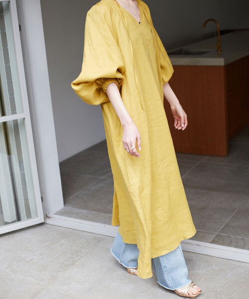 SLOBE IENA(スローブイエナ)の「《追加》ボリュームスリーブリネンワンピース(ワンピース・レディース・ネイビー/ピンク/イエロー・38/36)」の17枚目の写真