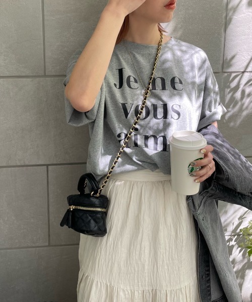 y/m by misato(イムバイミサト)の「Je ne vous aime. ビッグTシャツ(Tシャツ/カットソー・レディース・グレー/オフホワイト・FREE)」の1枚目の写真