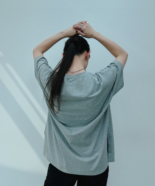 y/m by misato(イムバイミサト)の「Je ne vous aime. ビッグTシャツ(Tシャツ/カットソー・レディース・グレー/オフホワイト・FREE)」の17枚目の写真