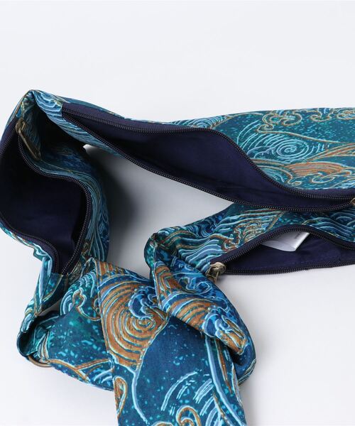 カヤ（カヤ）の「【カヤ】波たすきバッグ小（ショルダーバッグ・メンズ・ネイビー/ブラック・FREE）」の6枚目の写真