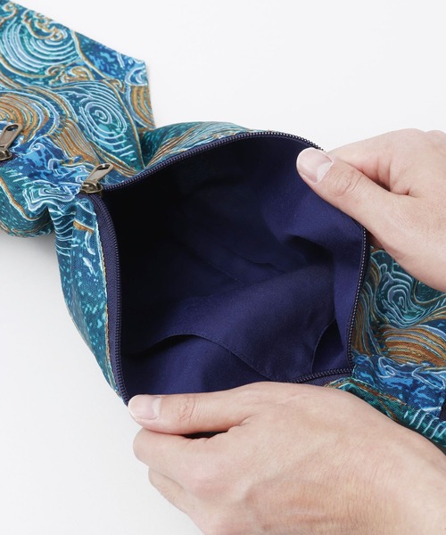 カヤ（カヤ）の「【カヤ】波たすきバッグ小（ショルダーバッグ・メンズ・ネイビー/ブラック・FREE）」の9枚目の写真