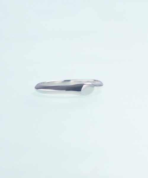 YArKA（ヤーカ）の「【YArKA/ヤーカ】little nuance signet design ring [hanc] / ニュアンスミニシグネットリング（リング・レディース・ゴールド/シルバー・#5/#7/#9/#11/#19/#17/#13/#15/#21/#3）」の3枚目の写真