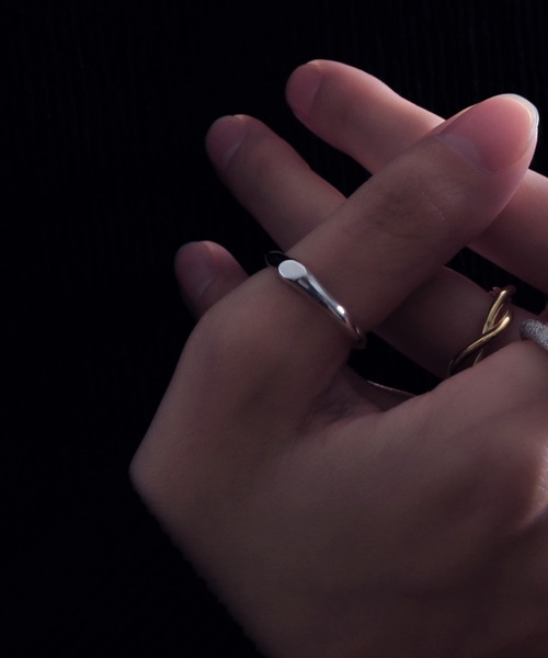 YArKA（ヤーカ）の「【YArKA/ヤーカ】little nuance signet design ring [hanc] / ニュアンスミニシグネットリング（リング・レディース・ゴールド/シルバー・#5/#7/#9/#11/#19/#17/#13/#15/#21/#3）」の7枚目の写真