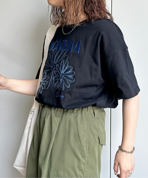 CPCM(シーピーシーエム)の「センハナ刺繍T(Tシャツ/カットソー・レディース・アイボリー/ブラック/オフホワイト・FREE)」の16枚目の写真