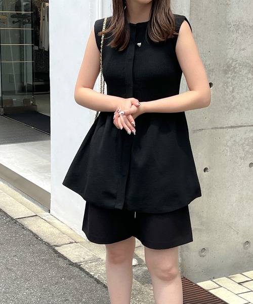 Isn't She?(イズントシー)の「ペプラムサマーニットジレベスト(ベスト・レディース・アイボリー/ブラック・M)」の9枚目の写真
