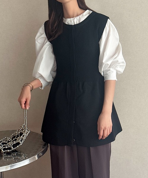 Isn't She?(イズントシー)の「ペプラムサマーニットジレベスト(ベスト・レディース・アイボリー/ブラック・M)」の13枚目の写真