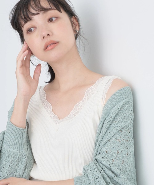 earth music&ecology(アースミュージックアンドエコロジー)の「2WAYレースタンクトップ(タンクトップ・レディース・ピンク/ブラック/アイボリー/モカ・M/S)」の2枚目の写真