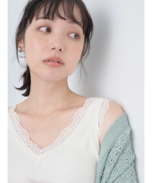 earth music&ecology(アースミュージックアンドエコロジー)の「2WAYレースタンクトップ(タンクトップ・レディース・ピンク/ブラック/アイボリー/モカ・M/S)」の11枚目の写真