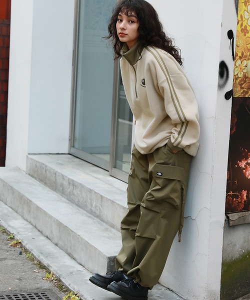 MSG（エムエスジー）の「オーバーサイズハーフジップスウェットプルオーバー 配色 ビリヤードロゴ ワンポイント刺繍　サイドライン トラックジャケット（スウェット・メンズ・ベージュ系/イエロー系/オレンジ系/ホワイト系/ホワイト系3/ホワイト系2・L/S/M/XL）」の15枚目の写真